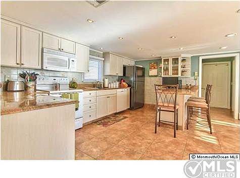 5th image of 516 Lafayette Ave