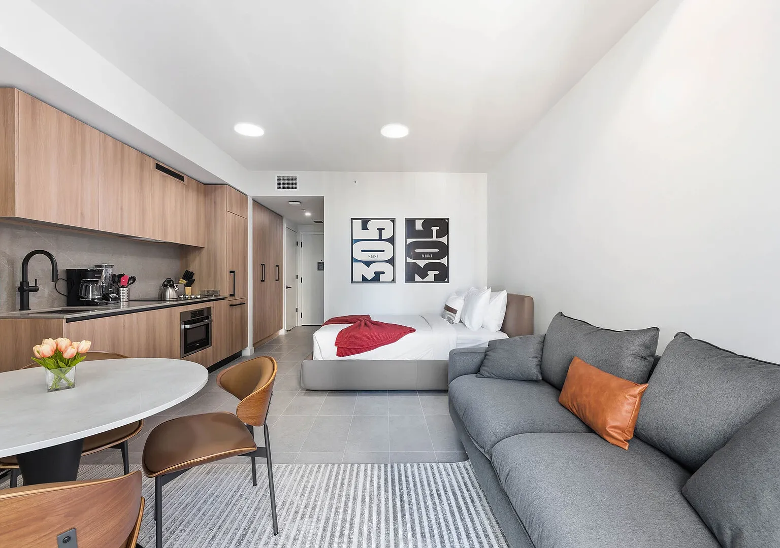 Modern Studio, Downtown Miami, Amazing Amenities — Photo 1