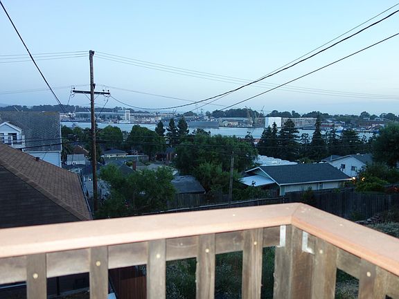 3rd image of 215 Kentucky St