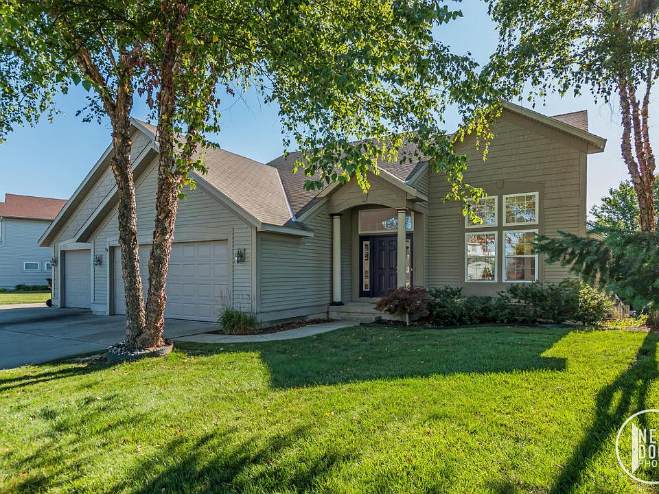 1st image of 3870 Suntree Ave