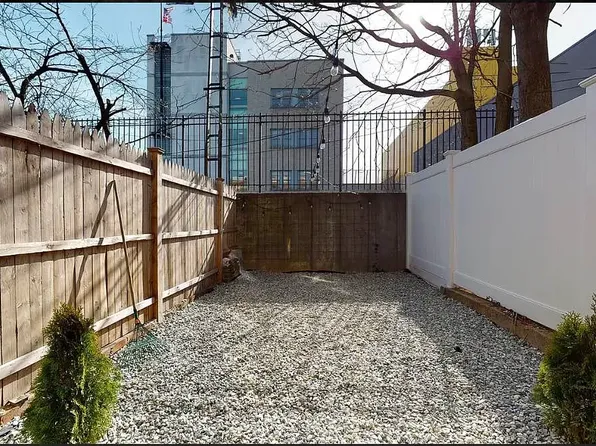 932 Seneca Ave APT 1R, Ridgewood, NY 11385