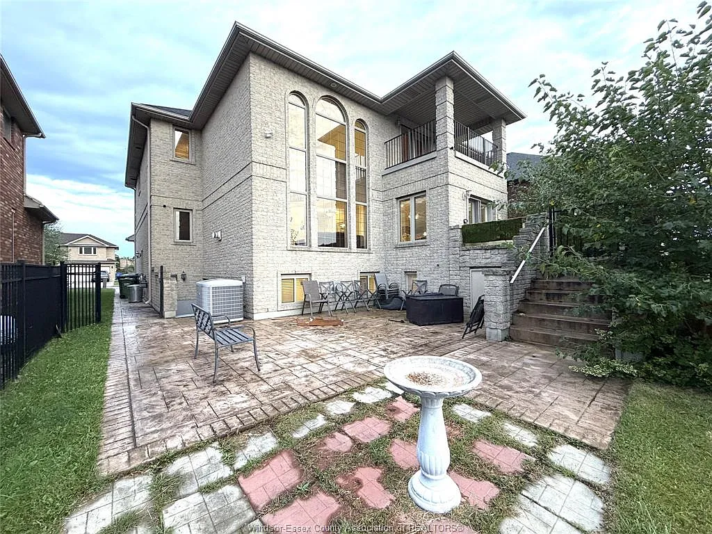 2 bed, $2,000 — Photo 2