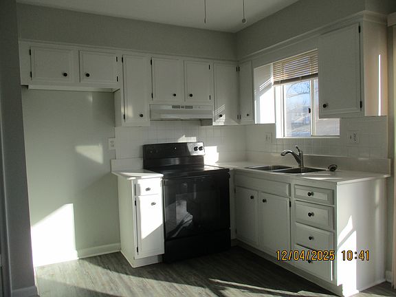 4th image of 3301 N 84th Pl #3301