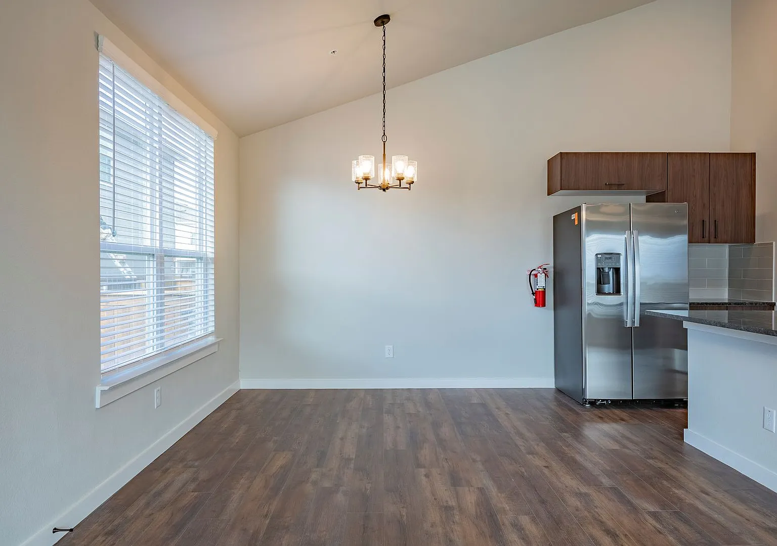 Gorgeous 3 Bedroom Four Plex Located In Midlothian Isd! — Photo 4