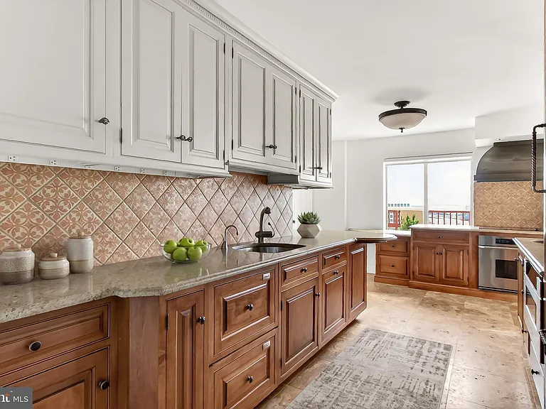 2181 Jamieson Ave #1803 — Photo 32