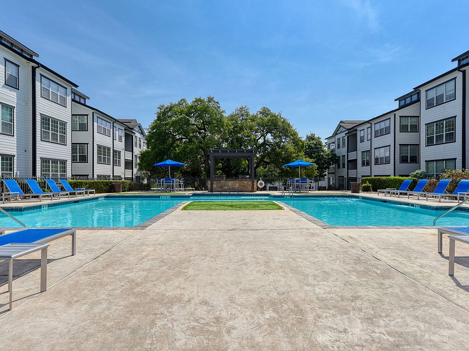 Archer Stone Canyon apartments community photo
