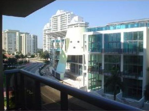 4th image of 6039 Collins Ave APT 530