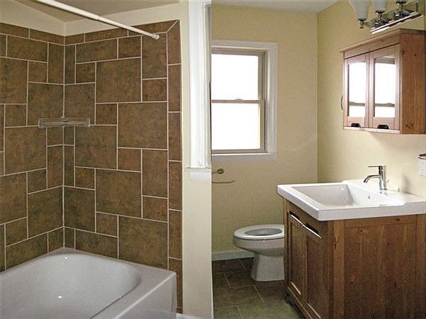21841 Kenosha -bath