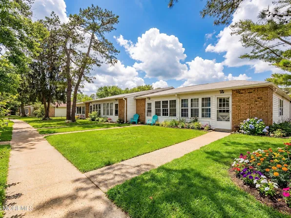 43 Cambridge Circle #F, Manchester, NJ 08759