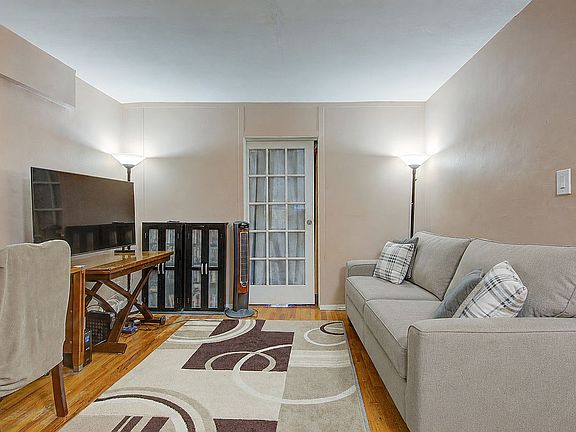 4th image of 83-40 Austin St APT 3X