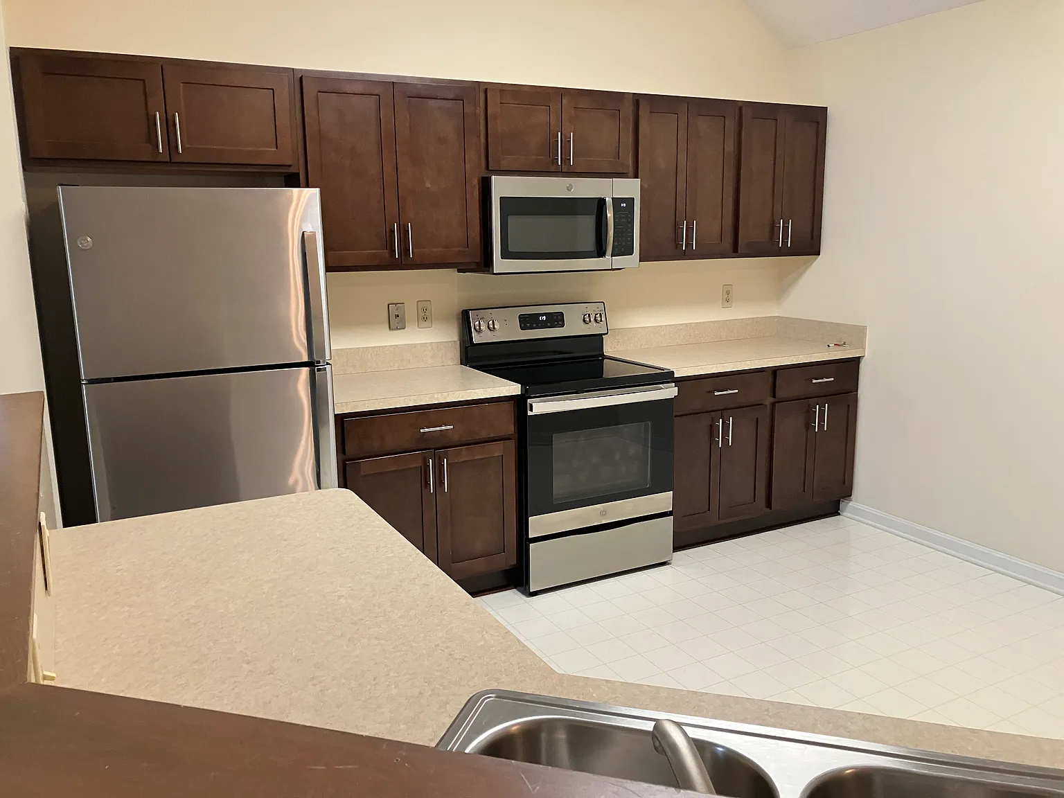 2 bed, 1278 sqft, $1,750 — Photo 4