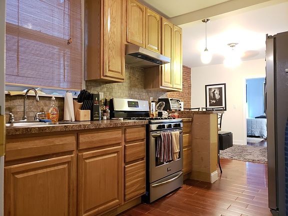 5th image of 3018 44th St APT 3R