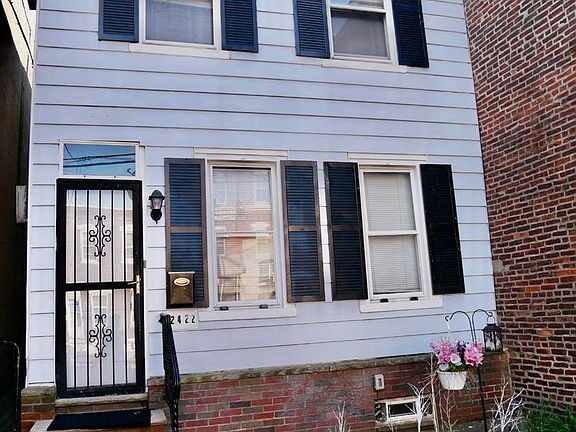 2nd image of 2422 E Somerset St
