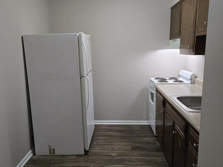 2820 Del Rio Pl #20 — Photo 3