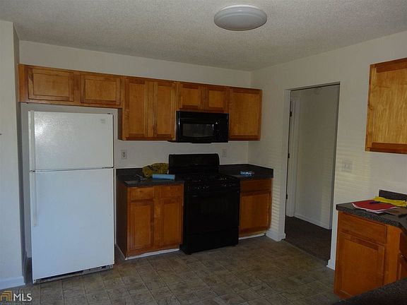 4th image of 4389 Persian Ct #72