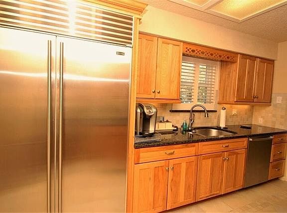 5th image of 701 Brookdale Cir