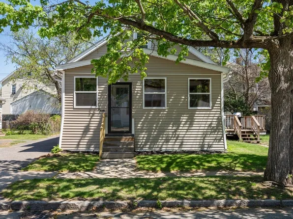 24 Tacoma St, Springfield, MA 01104