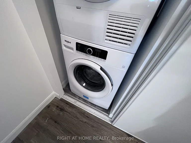 7 Erie Ave #711 — Photo 25