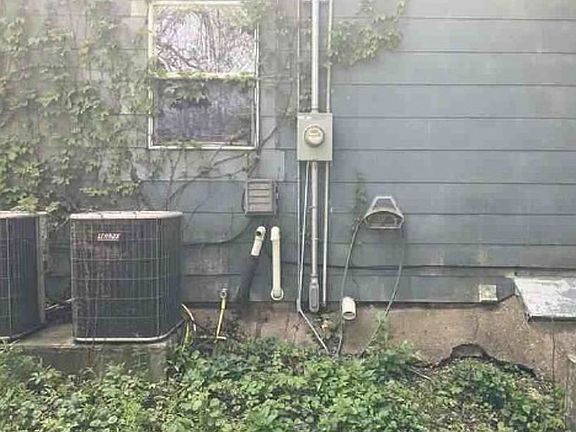 3rd image of 1502 Jefferson St