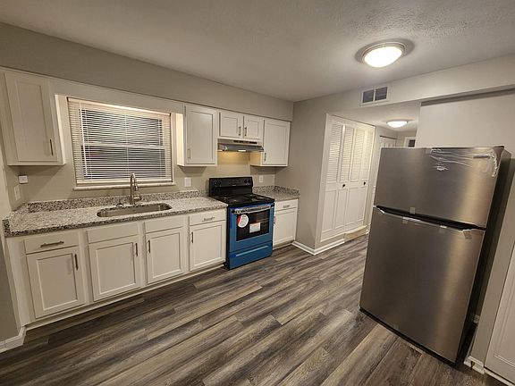 3rd image of 2412 Mount Claire Ave APT 7