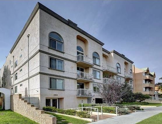 1st image of 1211 S Shenandoah St APT 304