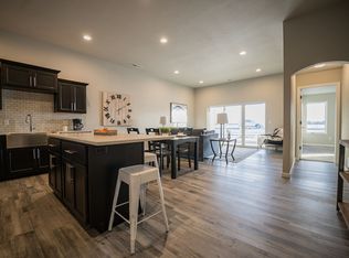 127 Kenner Loop, Bismarck, ND 58504