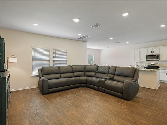 5th image of 358 Frogmore Loop