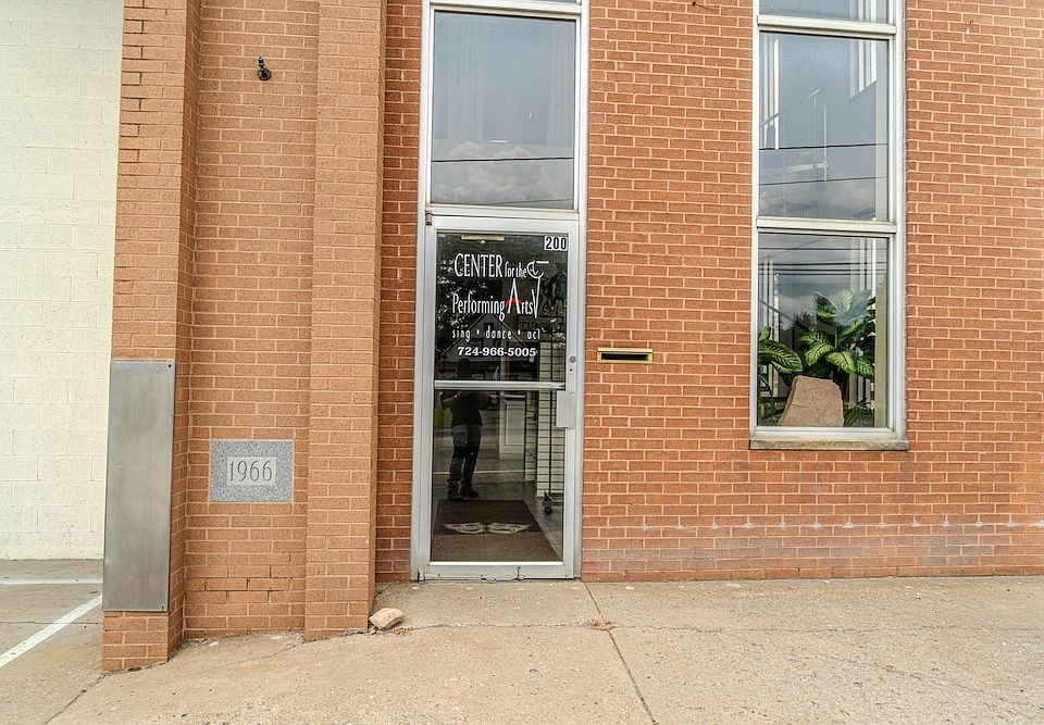1st image of 200 W George St
