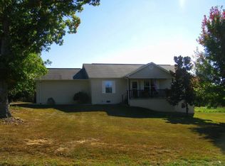 610 Grace Hill Dr, Crossville, TN 38571