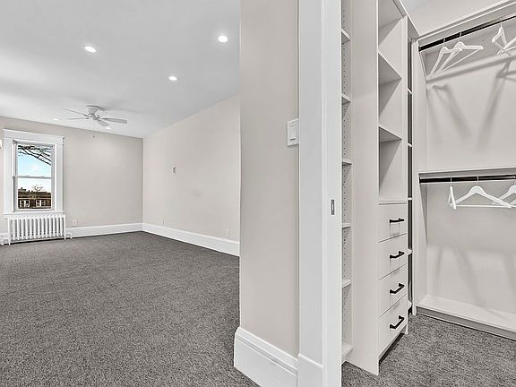 Master BR w built-in closet