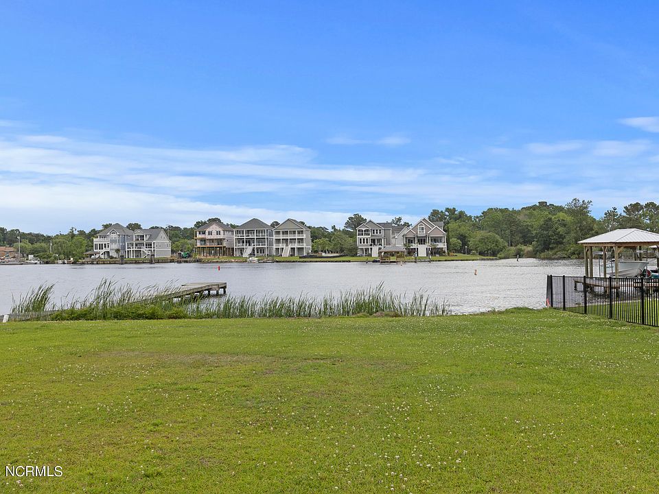 1st image of 213 Laguna Lane