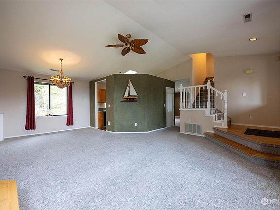 4th image of 1609 63rd Avenue NE