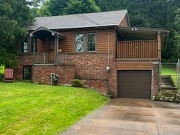 106 Barnes Rd N, Hopwood, PA 15445