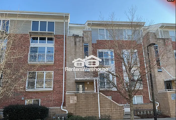 2 bed, 2.0 bath, 1000 sqft, $1,750 — Photo 2