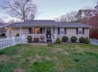 300 Red Fox Ln, Clinton, TN 37716
