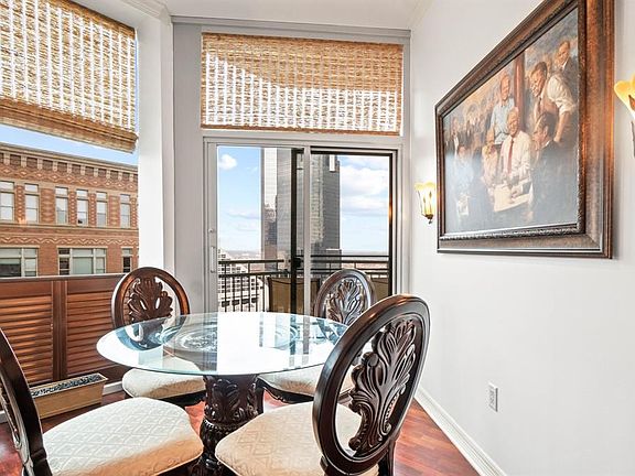 4th image of 500 Throckmorton St APT 1404