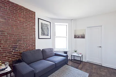 Rented by R New York