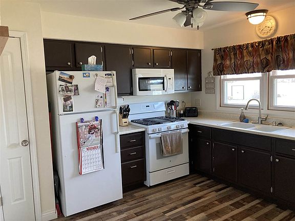 3rd image of 1015-1017 Cottonwood Dr