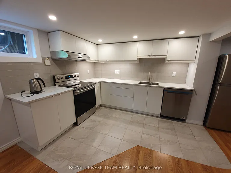 1015 Pinecrest Rd #UPSTRS — Photo 12