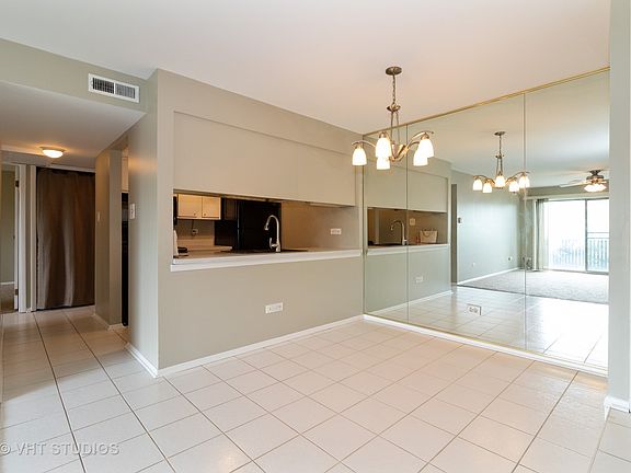 5th image of 13933 James Dr APT 823