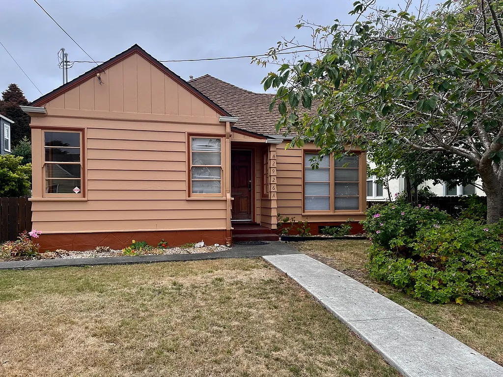 2 bed, 667 sqft, $1,950 — Photo 1