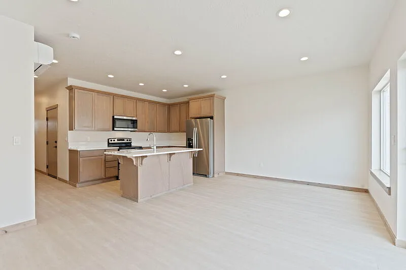 3 bed, 2.5 bath, 1655 sqft, $2,195 — Photo 4