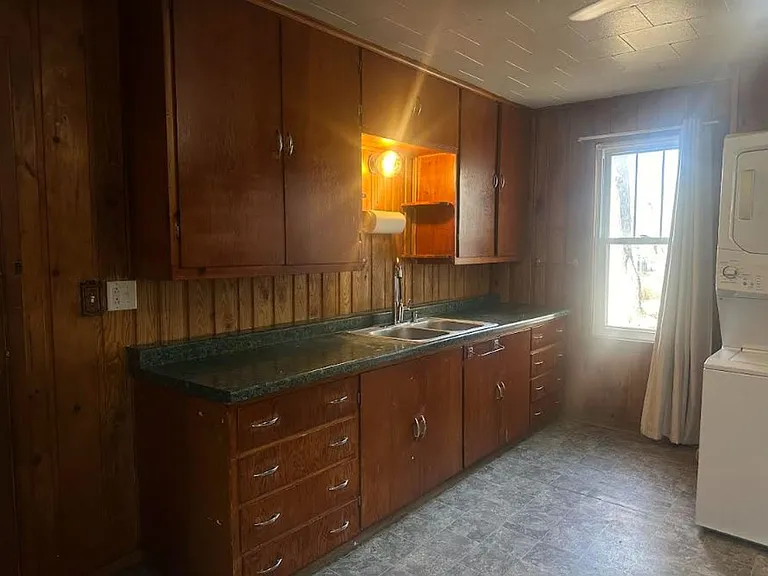 2214 California St NE — Photo 11