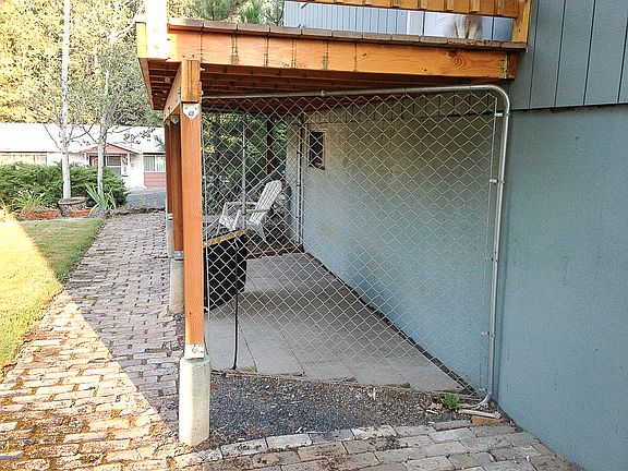 Kennel with block