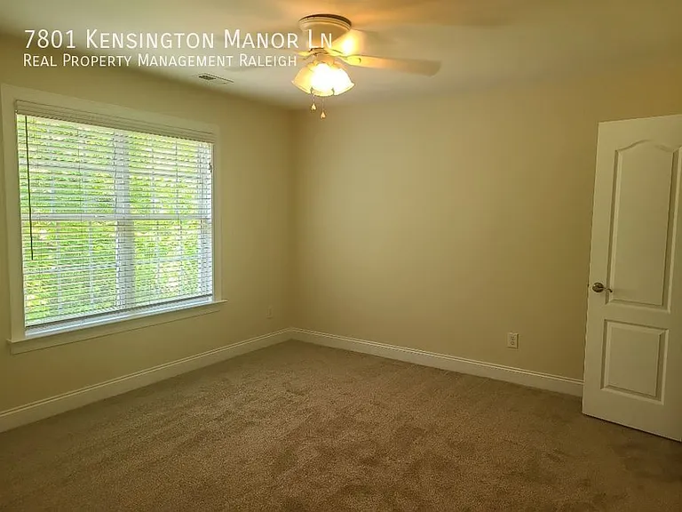 7801 Kensington Manor Ln — Photo 12