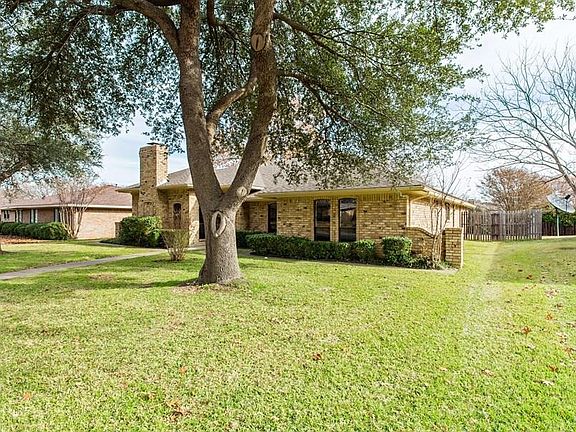 3rd image of 106 S Greenstone Ln