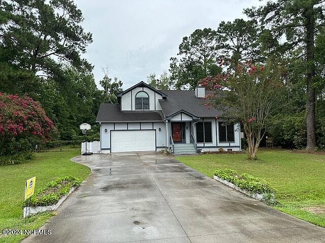 1st image of 121 Pond Dr