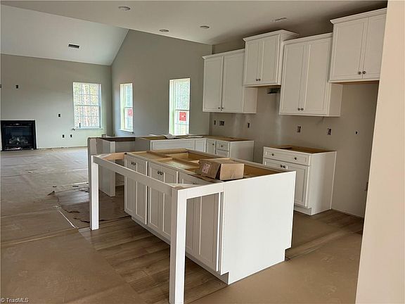 4th image of 5315 Salem Woods Dr
