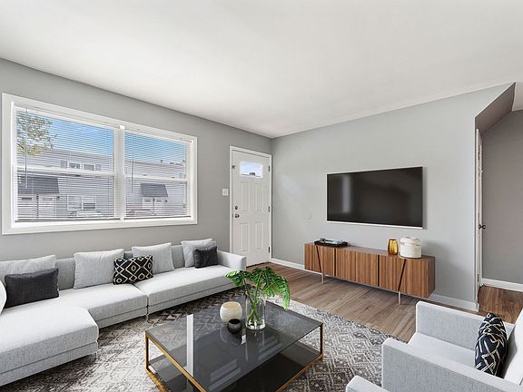 4th image of 415 Hamilton Ave #T