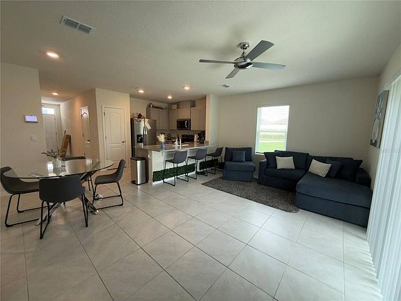 5th image of 1206 Balsam Dr